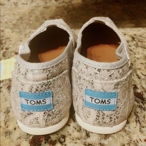Cutest TOMS ever. NWT. No longer available.